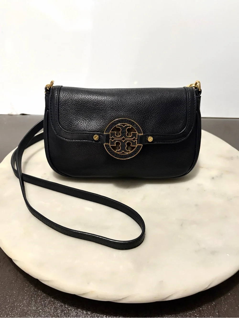 TORY BURCH Classic Black Pebbled Leather Amanda Mini Crossbody PHONE WALLET Bag